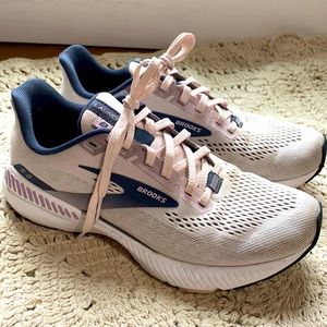 Almost new Brooks Launch running shoe!